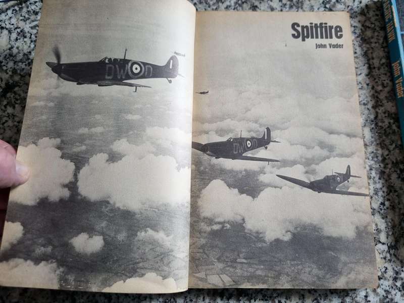 Purnell's History of the Second World War Weapons No. 6 SPITFIRE JOHN VADER 1969