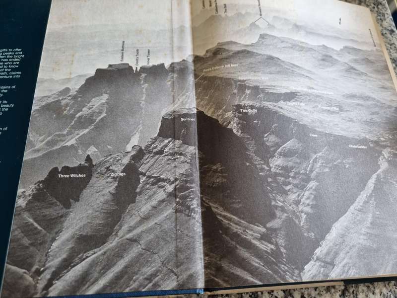 DRAGONS WRATH Drakensberg Climbs Accidents & Rescues R O PEARSE JAMES BYROM ( Dragon's )