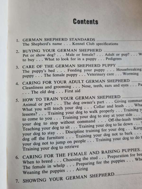 How to Raise and Train a German Shepherd Sara M Barbaresi  ( Alsatian dogs ) booklet