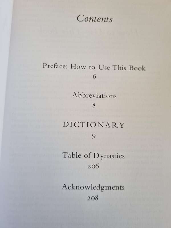 THE THAMES AND HUDSON DICTIONARY OF ART TERMS ( 208 pages )