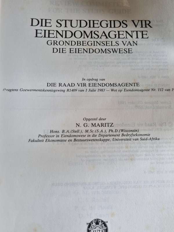 STUDY GUIDE for ESTATE AGENTS Principles of Real Estate Prof. Nic Maritz Eiendomsagente Eng & Afr.