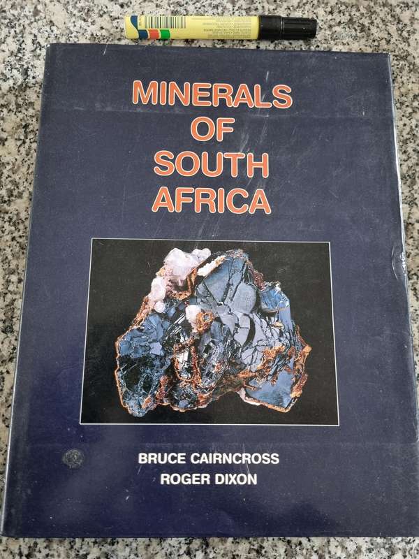 MINERALS OF SOUTH AFRICA BRUCE CAIRNCROSS ROGER DIXON