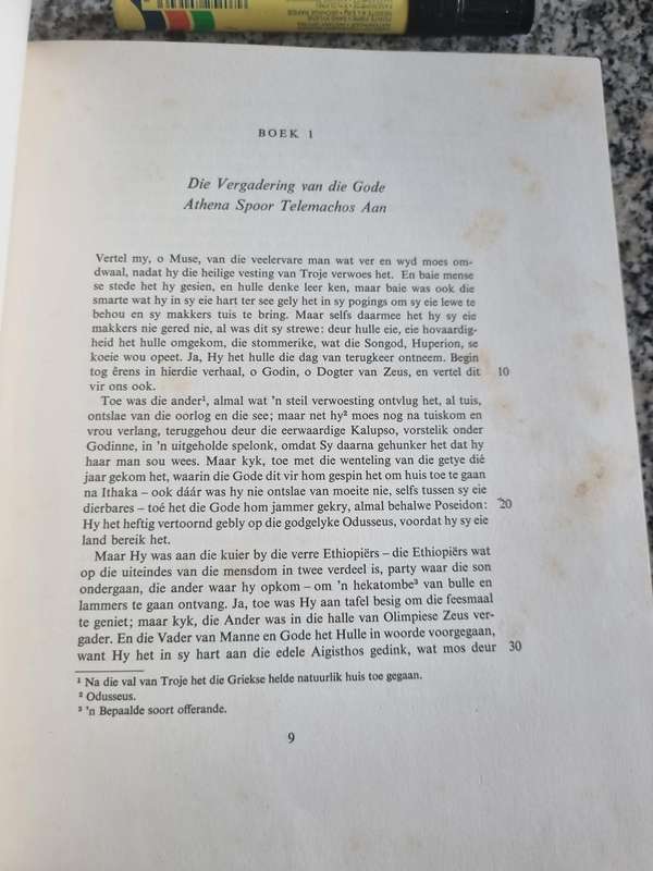 HOMERUS DIE ODUSSEIA  uit die oospronklike Grieks vetaal deur J P J VAN RENSBURG 1963