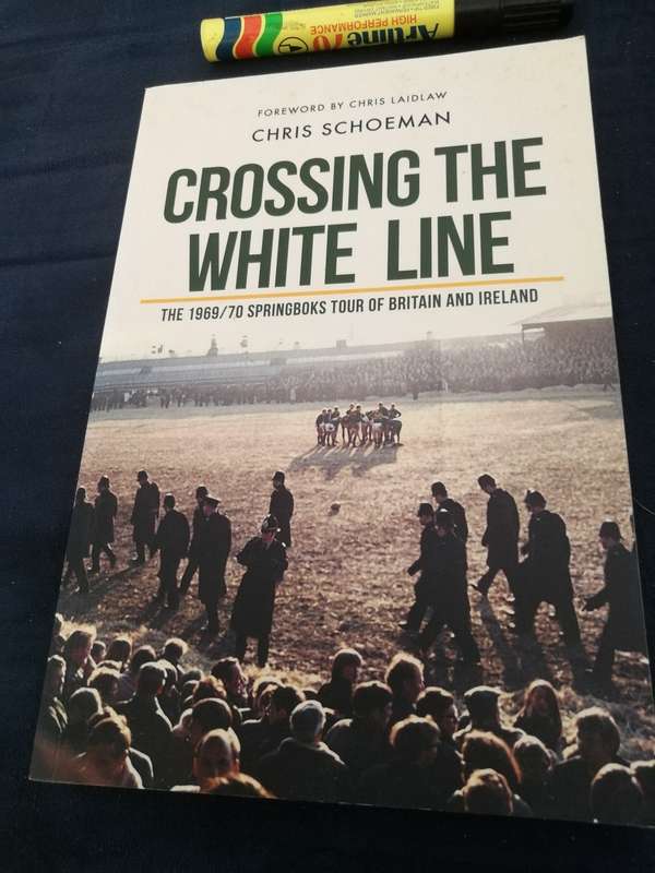 CROSSING THE WHITE LINE CHRIS SCHOEMAN The 1969/70 SPRINGBOKS Tour of BRITAIN and IRELAND Rugby
