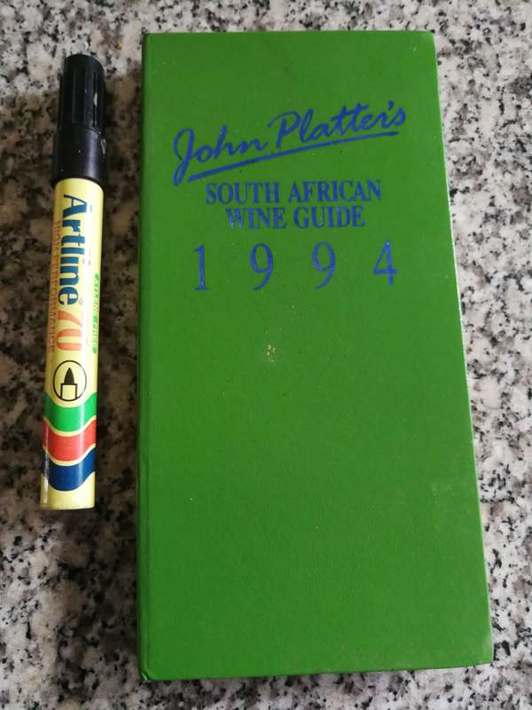 1994 PLATTER`S BOOK OF SOUTH AFRICAN WINES  SIGNED ( John Platter John Platters Wine Guide  )