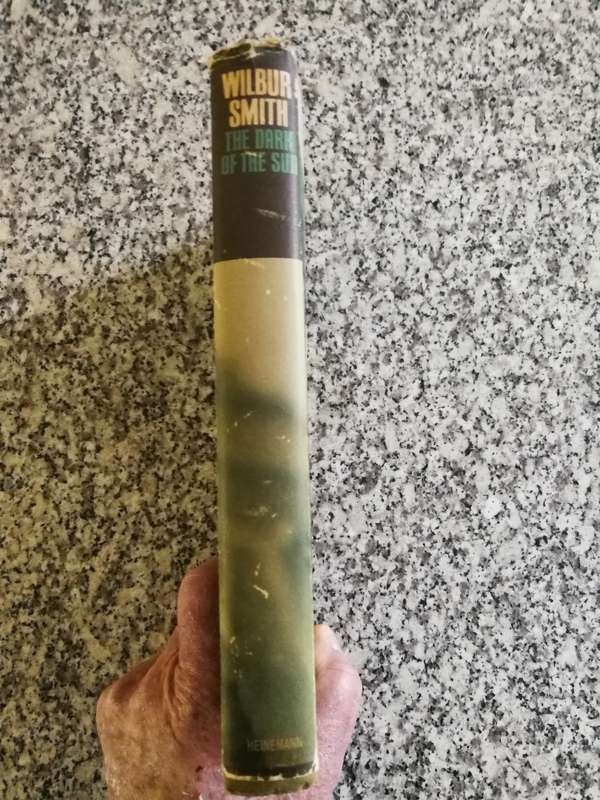 WILBUR SMITH THE DARK OF THE SUN Heineman Reprint 1972