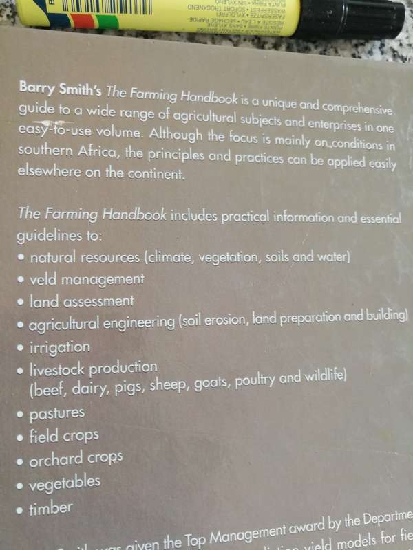 THE FARMING HANDBOOK BARRY SMITH  (  farming agriculture farm  )