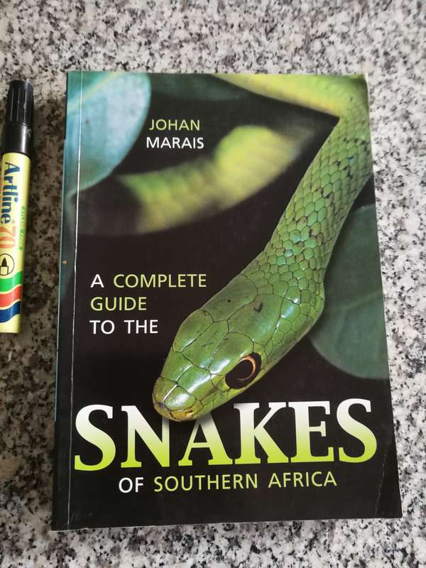 SNAKES OF SOUTHERN AFRICA A Complete Guide Second Edition 2004 JOHAN MARAIS