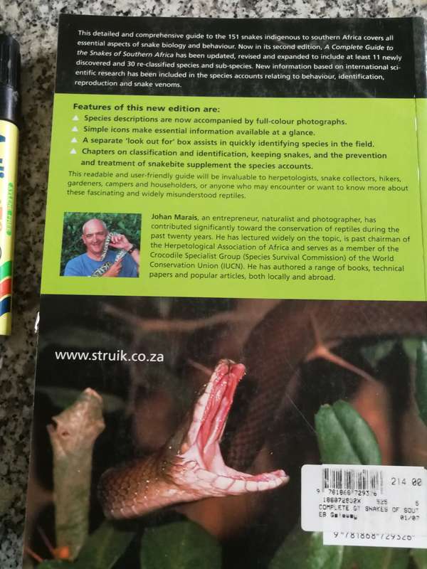 SNAKES OF SOUTHERN AFRICA A Complete Guide Second Edition 2004 JOHAN MARAIS