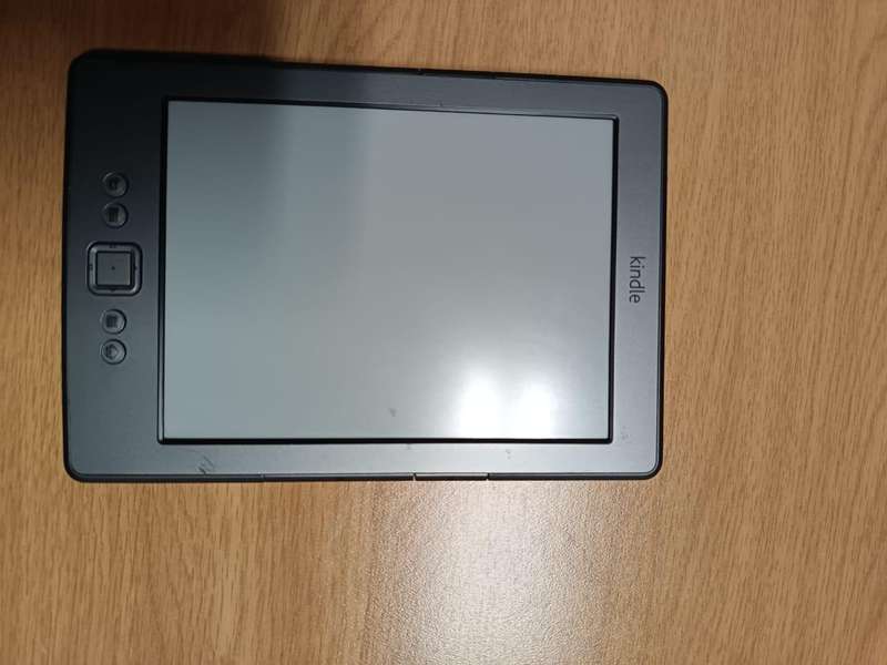 AMAZON KINDLE  D0100 4th gen 2GB STORAGE