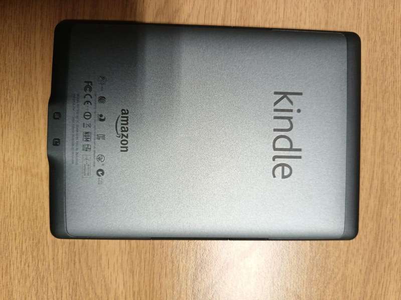 AMAZON KINDLE  D0100 4th gen 2GB STORAGE