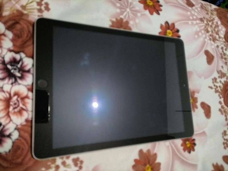 iPad 5th gen 32GB wifi