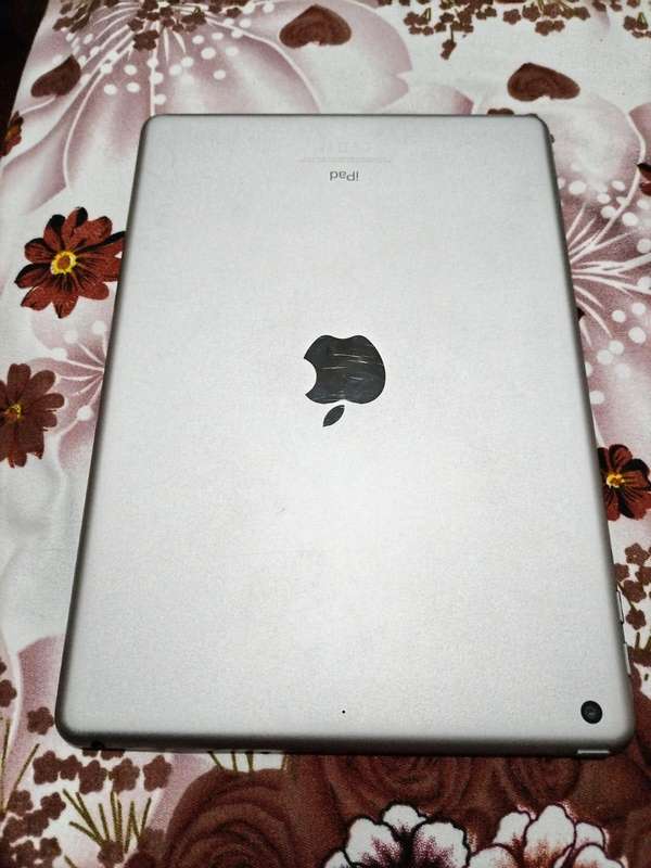iPad 5th gen 32GB wifi