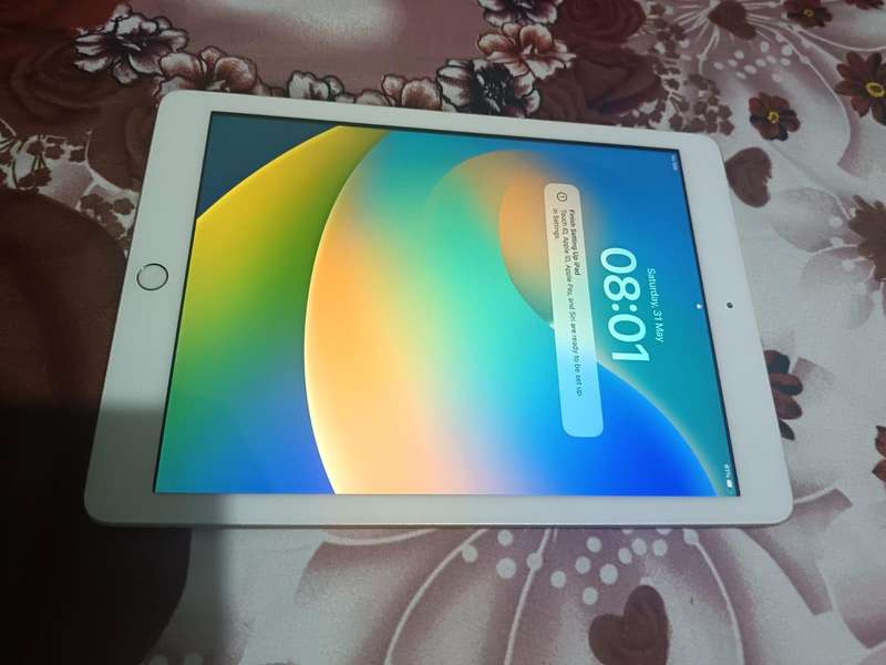 IPad 5th gen 32GB wifi clean condition