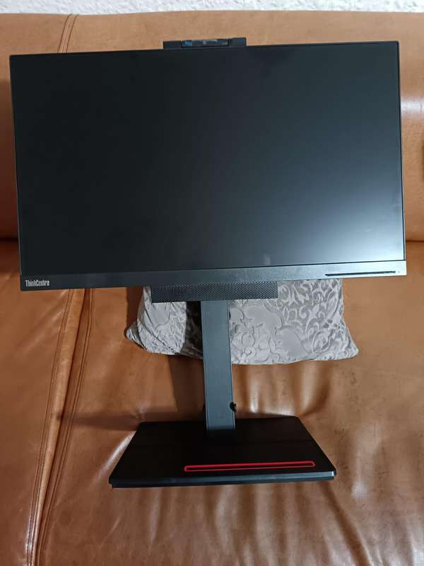 ThinkCentre tio 24 gen 4