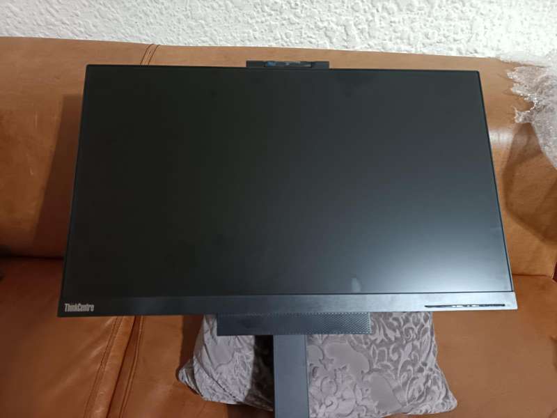 ThinkCentre tio 24 gen 4