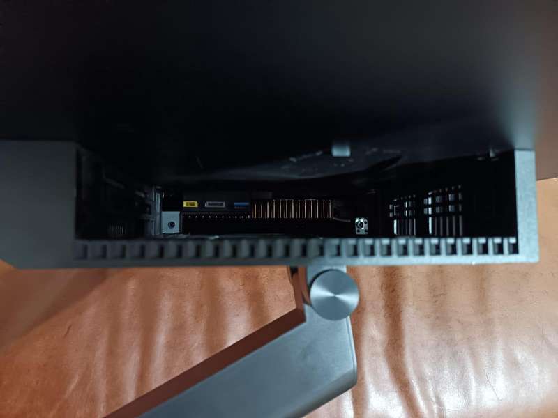 ThinkCentre tio 24 gen 4