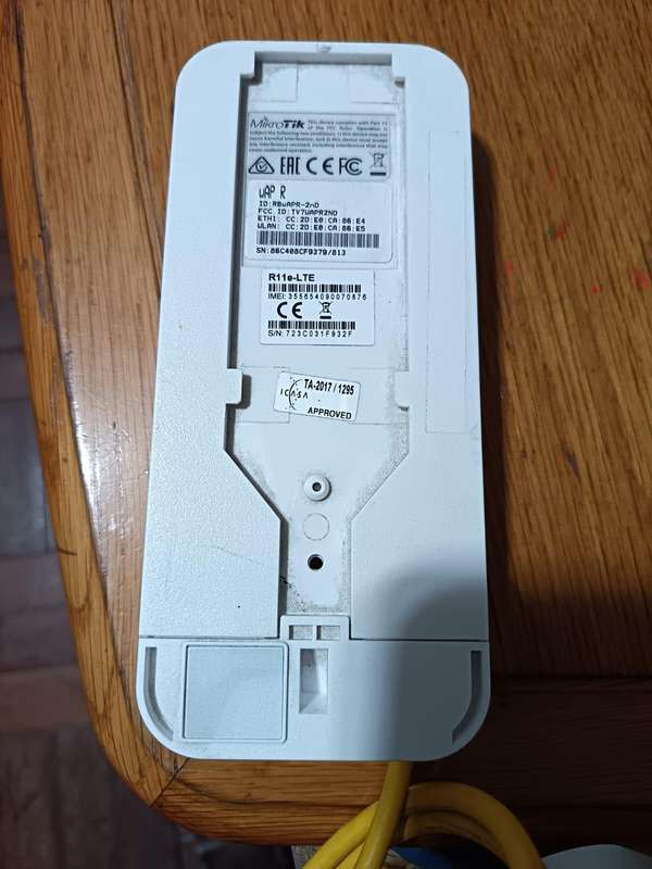 MikroTik  routerboard wAP R R11e-LTE