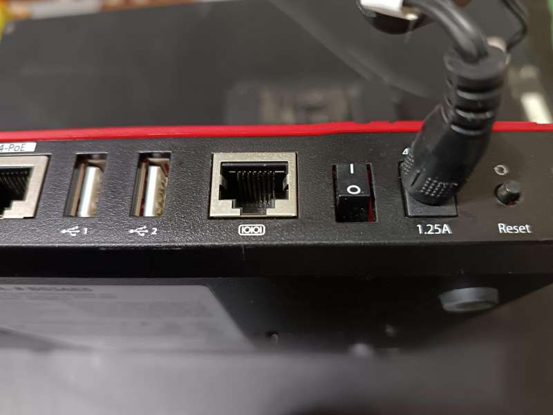WatchGuard Firebox T30 Firewall Security Appliance HW Model BS3AE5 w/ Adapter