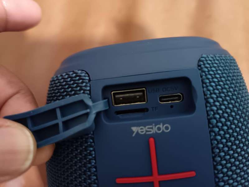 Yesido Wireless Speaker, RGB Display Fabric Texture, Mini Portable speaker