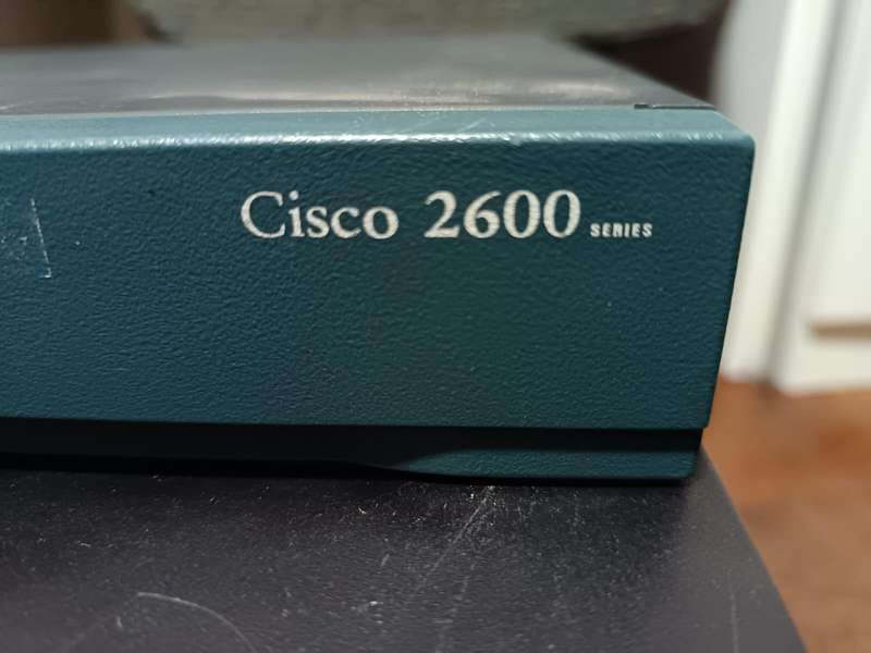 CISCO 2600 SERIES  Network Switch