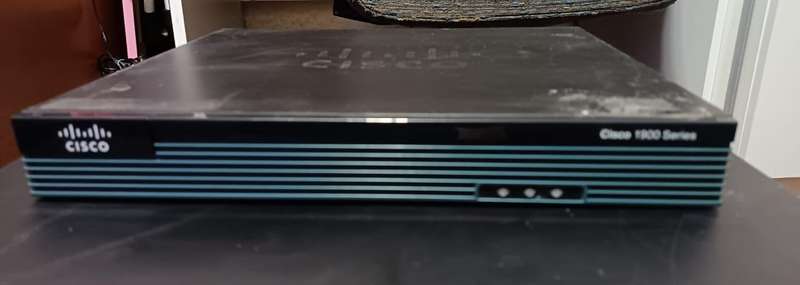 CISCO 1900 SERIES  ETHERNET ROUTER Network Switch