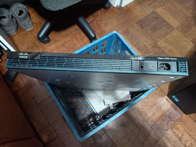 CISCO 2900 SERIES  CISCO 2901 ETHERNET ROUTER Network Switch