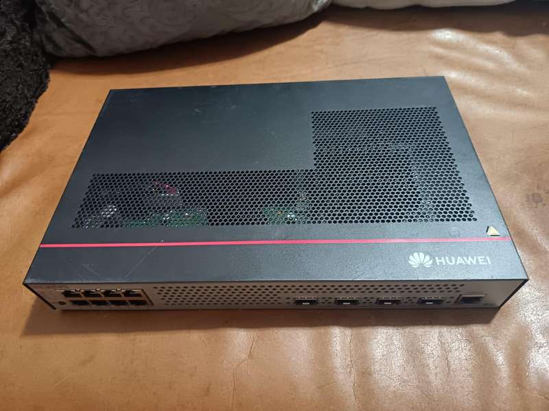 Huawei S5735-L8P4X-QA-V2  Network Switch