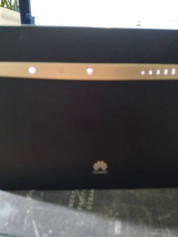 Huawei 4G Router model B525 (Read Ad)