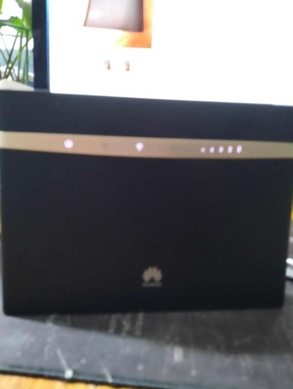 Huawei 4G Router model B525 (Read Ad)