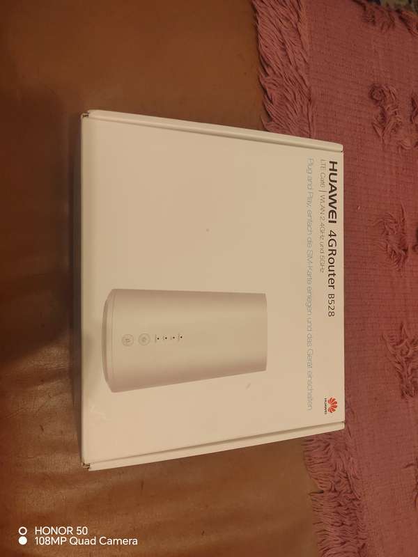 Huawei B528S-23A 4G/ LTE 300 Mbps Wi-Fi Router