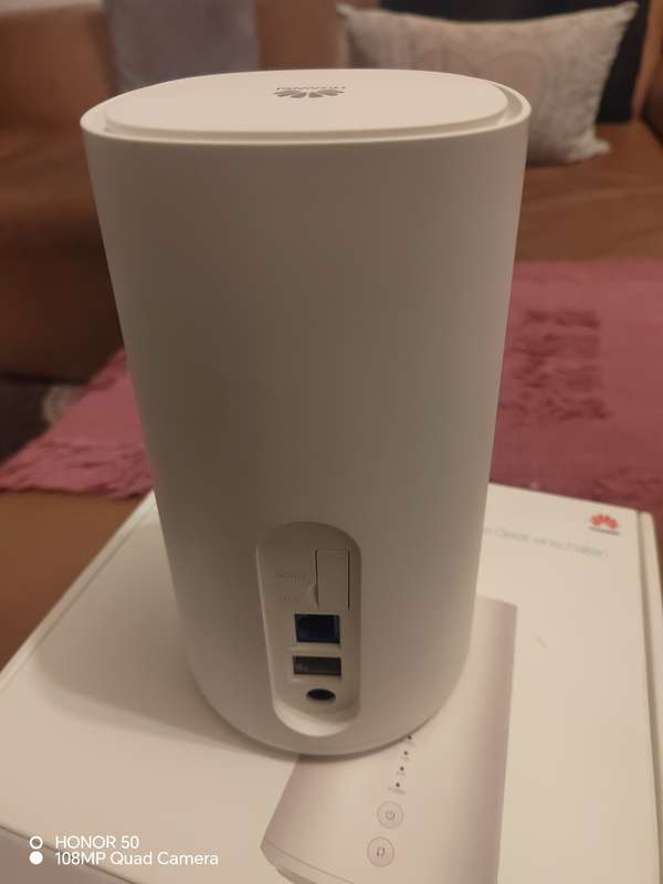 Huawei B528S-23A 4G/ LTE 300 Mbps Wi-Fi Router