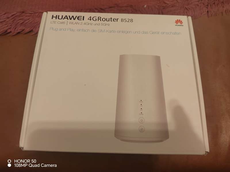 Huawei B528S-23A 4G/ LTE 300 Mbps Wi-Fi Router