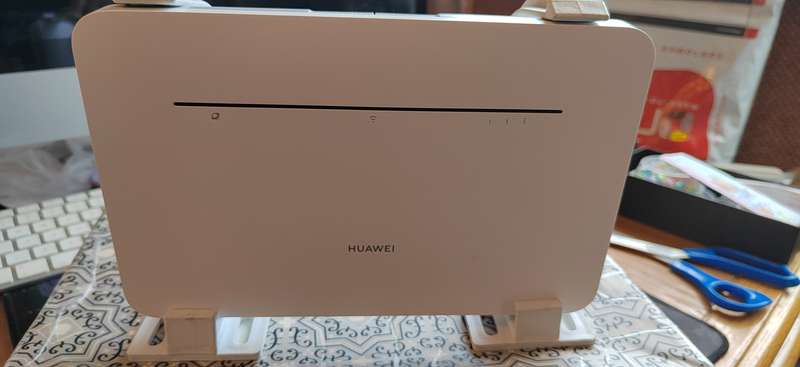 Latest Huawei 4G Router 3 Pro model B535-932a (It take a SIM CARD) up 64 users