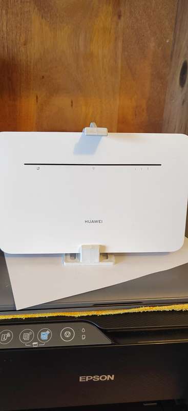 Latest Huawei 4G Router 3 Pro model B535-932a (It take a SIM CARD) up 64 users