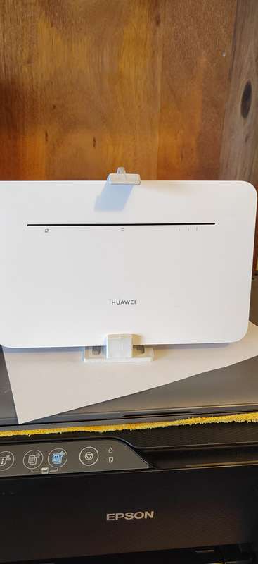 Latest Huawei 4G Router 3 Pro model B535-932a (It take a SIM CARD) up 64 users