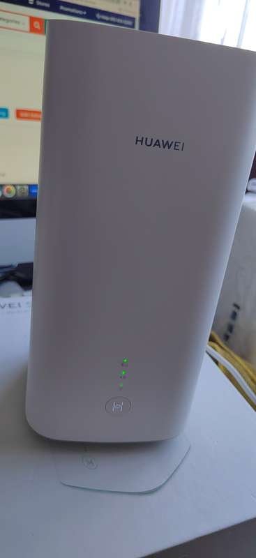 Huawei 5G CPE Pro H112 - Open to all Network - In Box