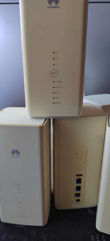 Huawei B618 4G LTE Router - Takes SIM Card 64 Devices