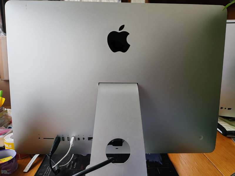 iMac 2015 21.5inch, 1000GB SSD and 8GB RAM