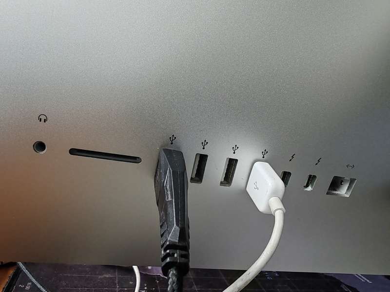 iMac 2015 21.5inch, 1000GB SSD and 8GB RAM