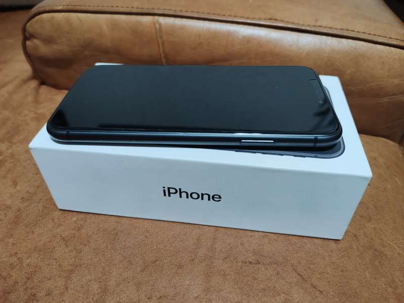 iPhone 11 64