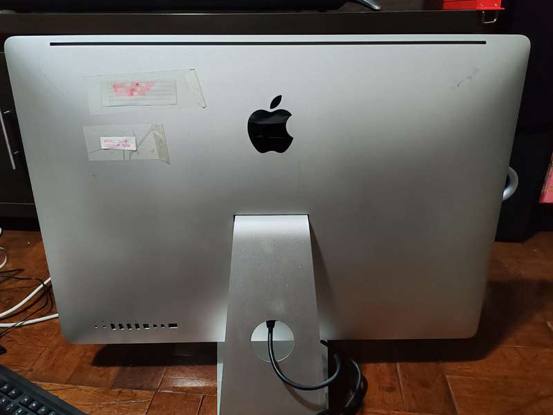 iMac mid 2009  in good condition 27 inch, 2000GB HD, 4GB RAM