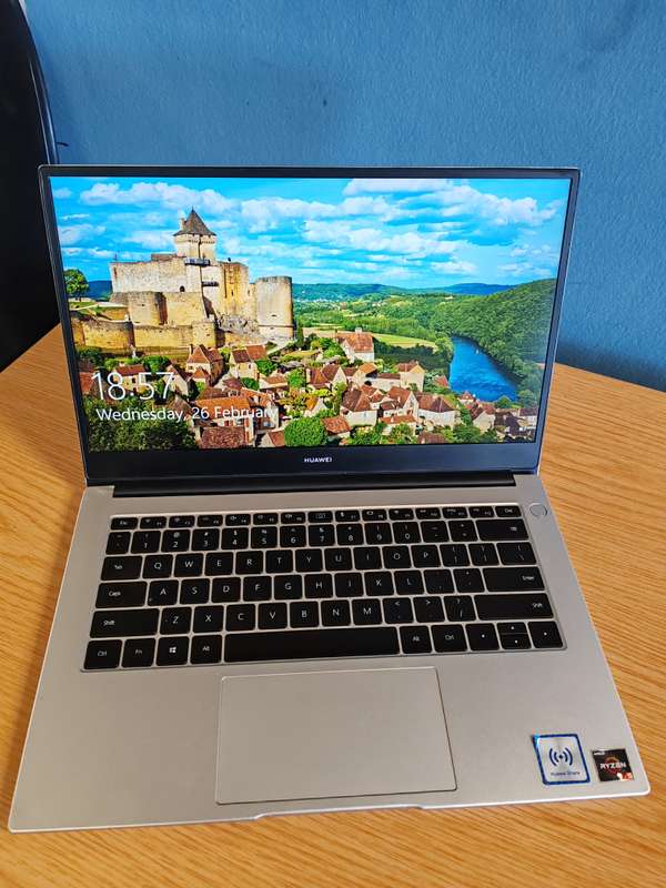 HUAWEI MATEBOOK  LAPTOP  1000GB SSD 8GB RAM