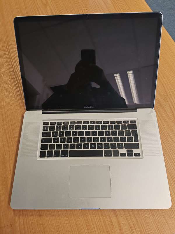 MacBook Pro, 17inch 500GB and 8GB RAM