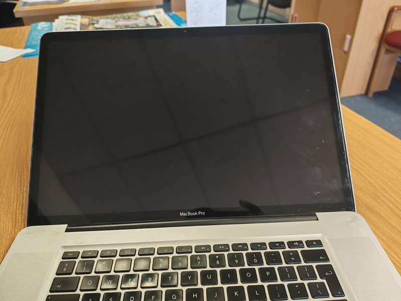 MacBook Pro, 17inch 500GB and 8GB RAM