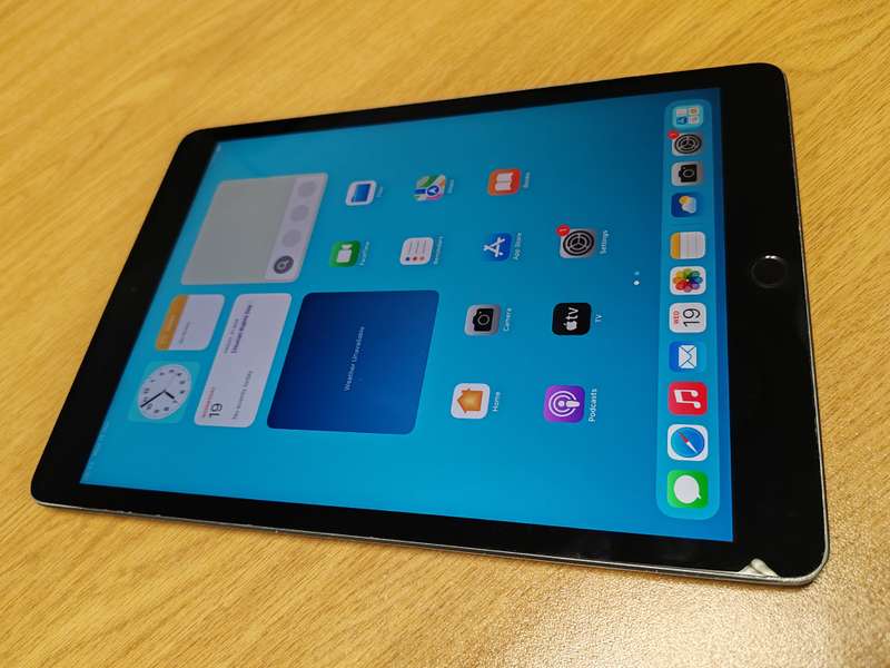 IPad 8th Gen  32gig Wifi
