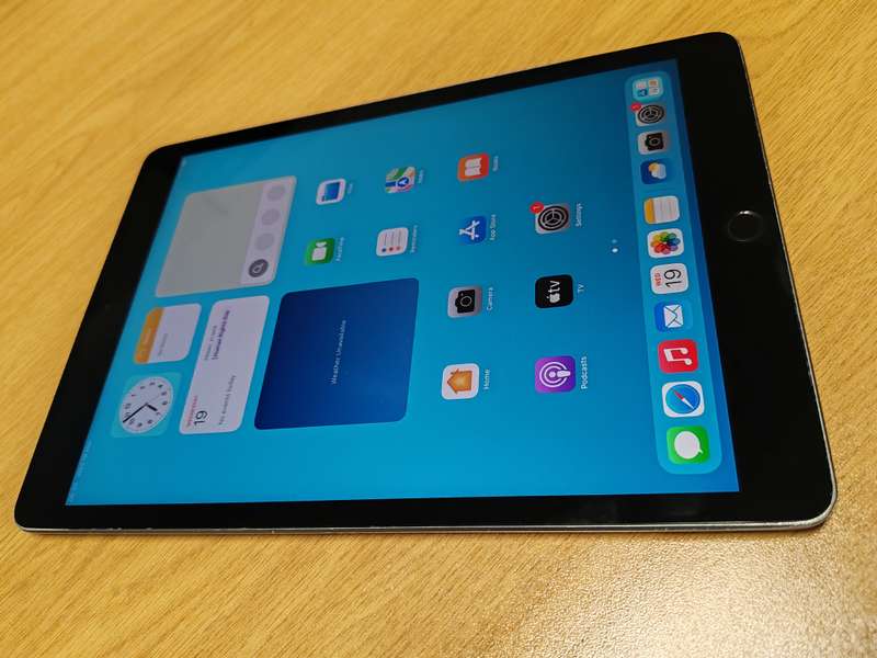 IPad 8th Gen  32gig Wifi
