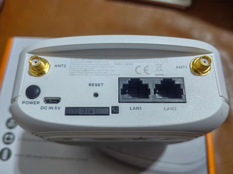 ZYXEL LTE3202-M432 ROUTER (It take a SIM CARD)