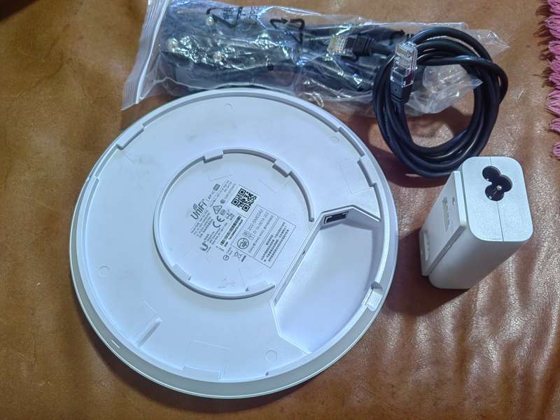 Ubiquiti UniFi AP  AC PRO