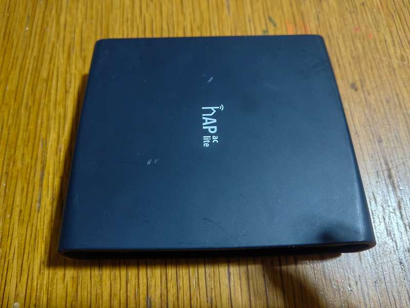 MikroTik hAP lite SOHO 2GHz WiFi Router(It does not take a SIM CARD)